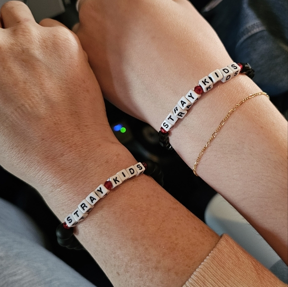 KPOP LOVE Beaded Bracelets in Small & Large beads, Size Medium 8" Stretch - Picture 6 of 7